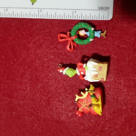 Merry Grinch-mas Hallmark miniature Christmas ornaments - Picture 4 of 6